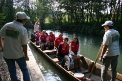 Embarquement grande barque