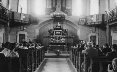 Interieur eglise protestante annees 70