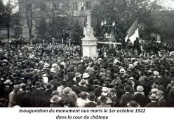 Monument 1922 cour du château